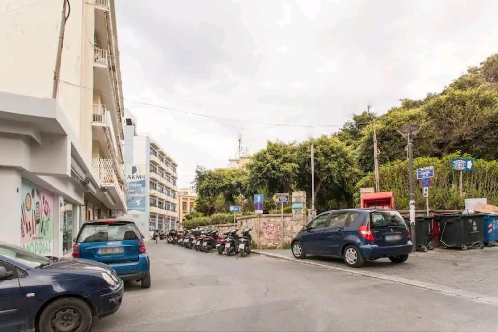 Cozy Apartment In The Heart Of The City Heraklion Exterior foto